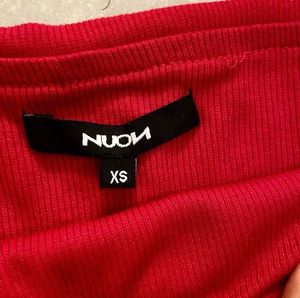nuon Red Off-Shoulder crop Top