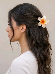 Floral Hair Claw Clips (Set of 3)