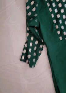 Elegant Green Kurta with Floral Print