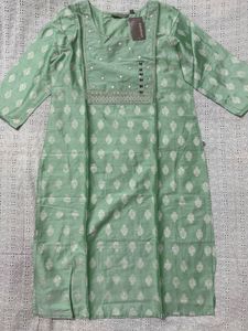 Avaasa kurta