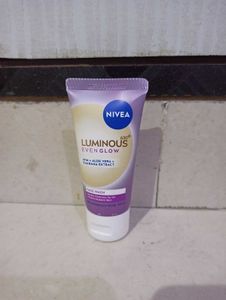Nivea Luminous Even Glow Face Wash