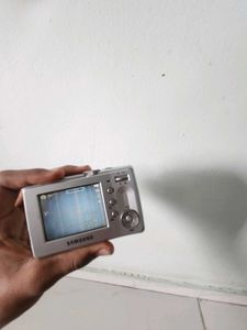 Samsung D75 Digital Camera