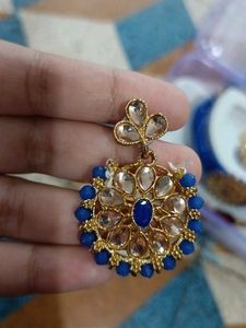 Blue Beaded Jewellery Set with Gold Accents