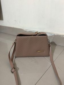 📍Two Chic Quilted Crossbody Bag