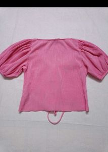 4 Trendy Women's Tops
