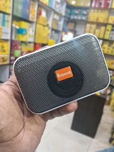 ROBOTEK B.T SPEAKER 🔊 👌 Zoom