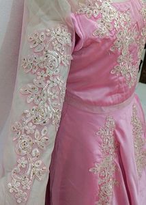Elegant Pink 🩷 gown