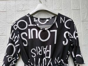 New with tag Korean Stylish Graphic Print Top