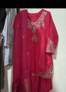 Beautiful Pink Embroidered Kurta Set