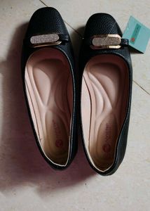 Stylish Black Ballet Flats