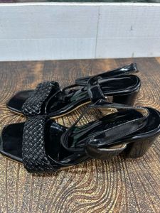 Chic Black Block Heel Sandals