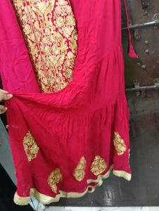 Elegant rose &amp; Gold Embroidered Kurta Set