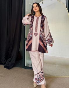 Elegant Floral Printed Kurta Set