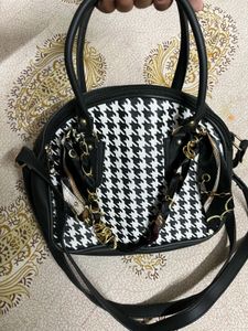 Houndstooth Round Handbag