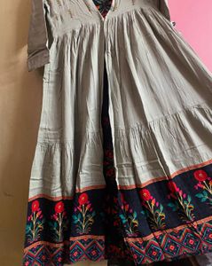 Elegant Tiered Kurta Set with Floral Print