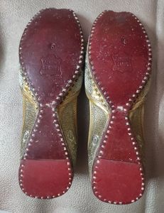 SET OF 2 JUTTIS
