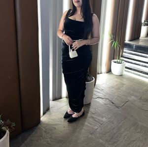 Elegant Black Velvet Bodycon Dress
