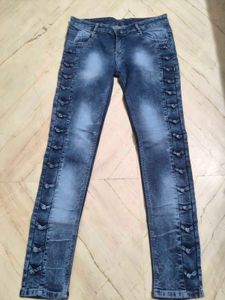 Stylish Blue Wash Jeans with Side Detail