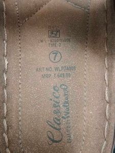 Soft comfy slippers used twice, minor top marks, g