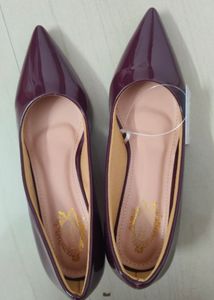 Chic Burgundy Patent Heels