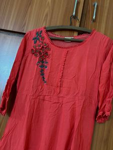Elegant Red Kurta with Floral Embellishment