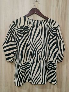 Chic Zebra Print Top