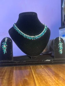Stunning Teal Blue Necklace &amp; Earrings Set