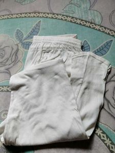 Comfortable White lagging