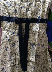 knee length frock with short sleeve