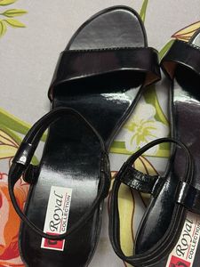Stylish Black Flat Sandals