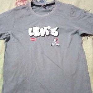 Levi's Grey T-Shirt with Fun Graphic
