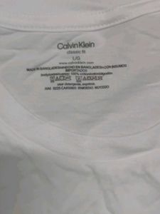 Calvin Klein Classic Fit T-Shirt