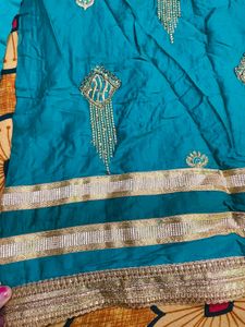 green colour suit dupatta not available