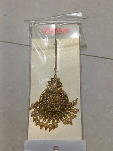 Elegant Gold-Tone Maang Tikka