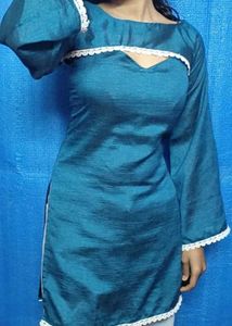 short stylish kurti with detachable sleeve