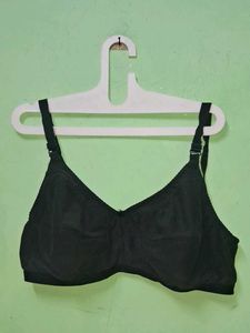 Classic Black Bra for Everyday Comfort