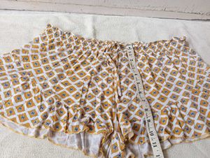 Patterned Ruffle Hem Shorts