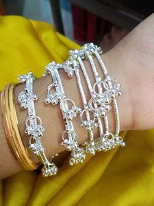 stylish bangle women  girl party wear and fes