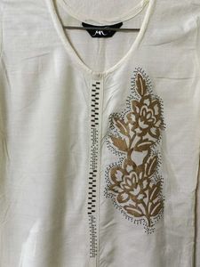 Elegant Off-White Floral Printed Straight Kurta