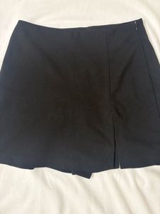Chic Black Skirt - Versatile &amp; Stylish