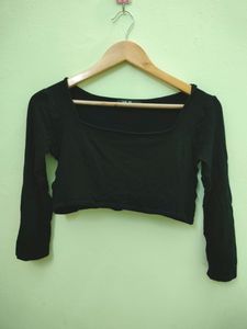 Super Cropped Black Top