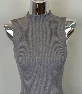 Sleeveless Mock Neck Ribbed Crop Top