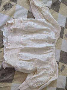 Chic Broderie Anglaise Off-Shoulder Top