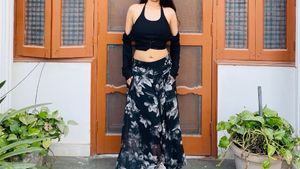 Floral palazzo &amp; Black Top Set