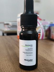 The minimalist Niacinamide 10% Serum