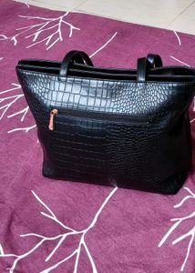 Mochi Women Black Tote bag