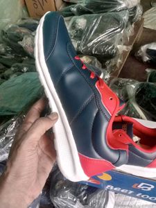 NEW NO USED SPORTS SHOES FOR MEN.