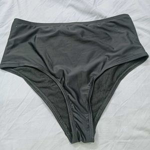 High-Waisted🤎 Black Bikini Bottom