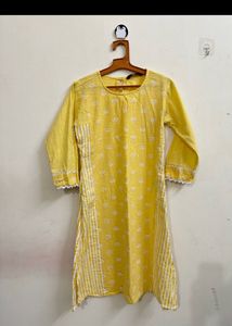 SAAKI cotton Kurta-pant Set.
