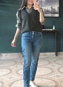 Embroidered Blue Denim Jeans 💙✨